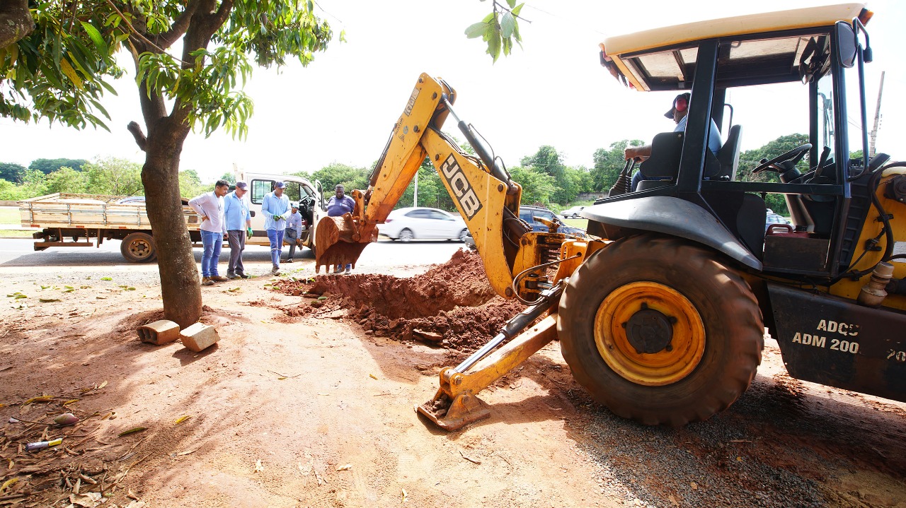 SAAE Barretos inicia obra de emissário no Parque Enéias Carneiro