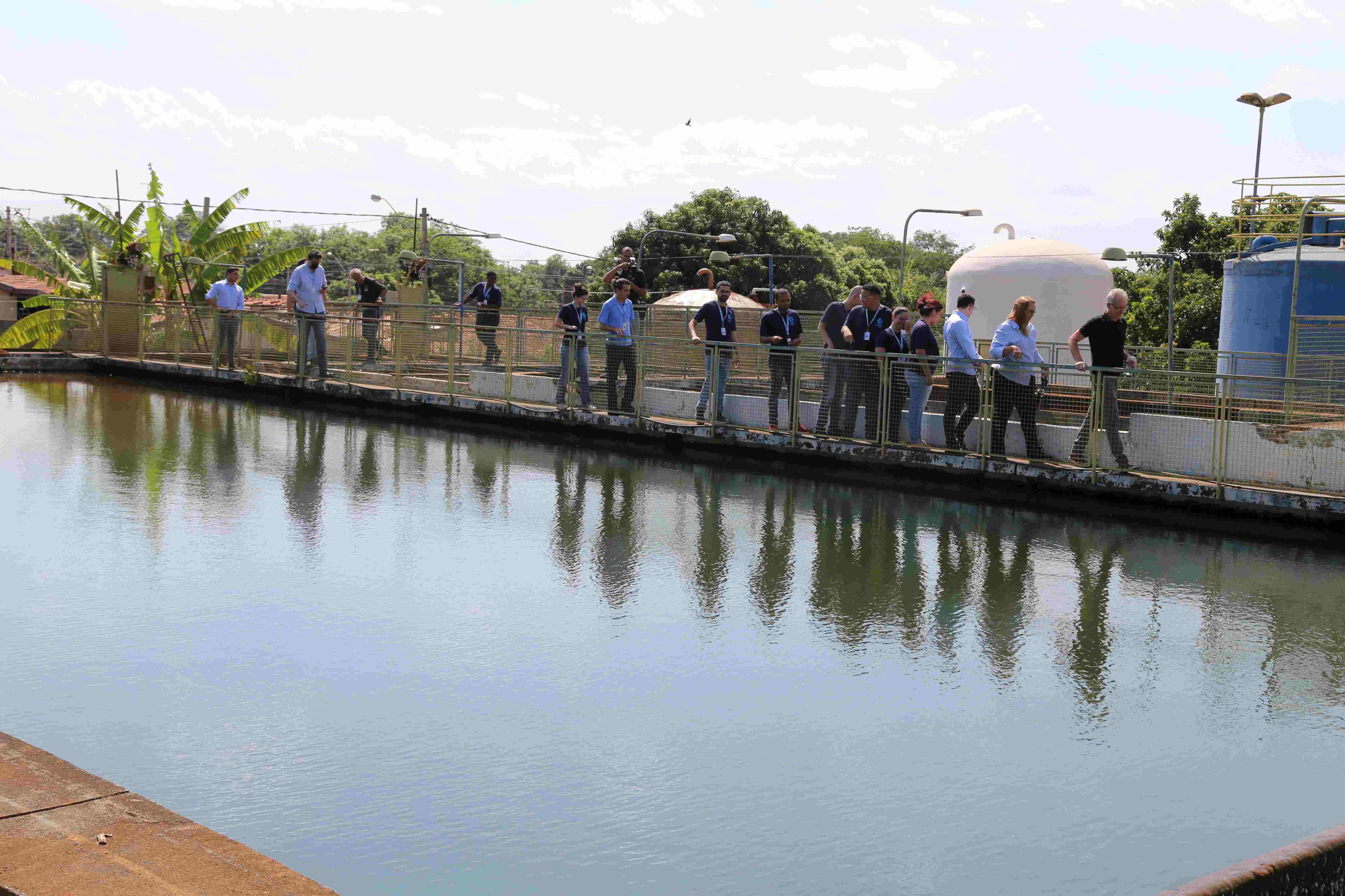 SAAE Barretos promove visita a estações de tratamento de água e esgoto para servidores e estagiários