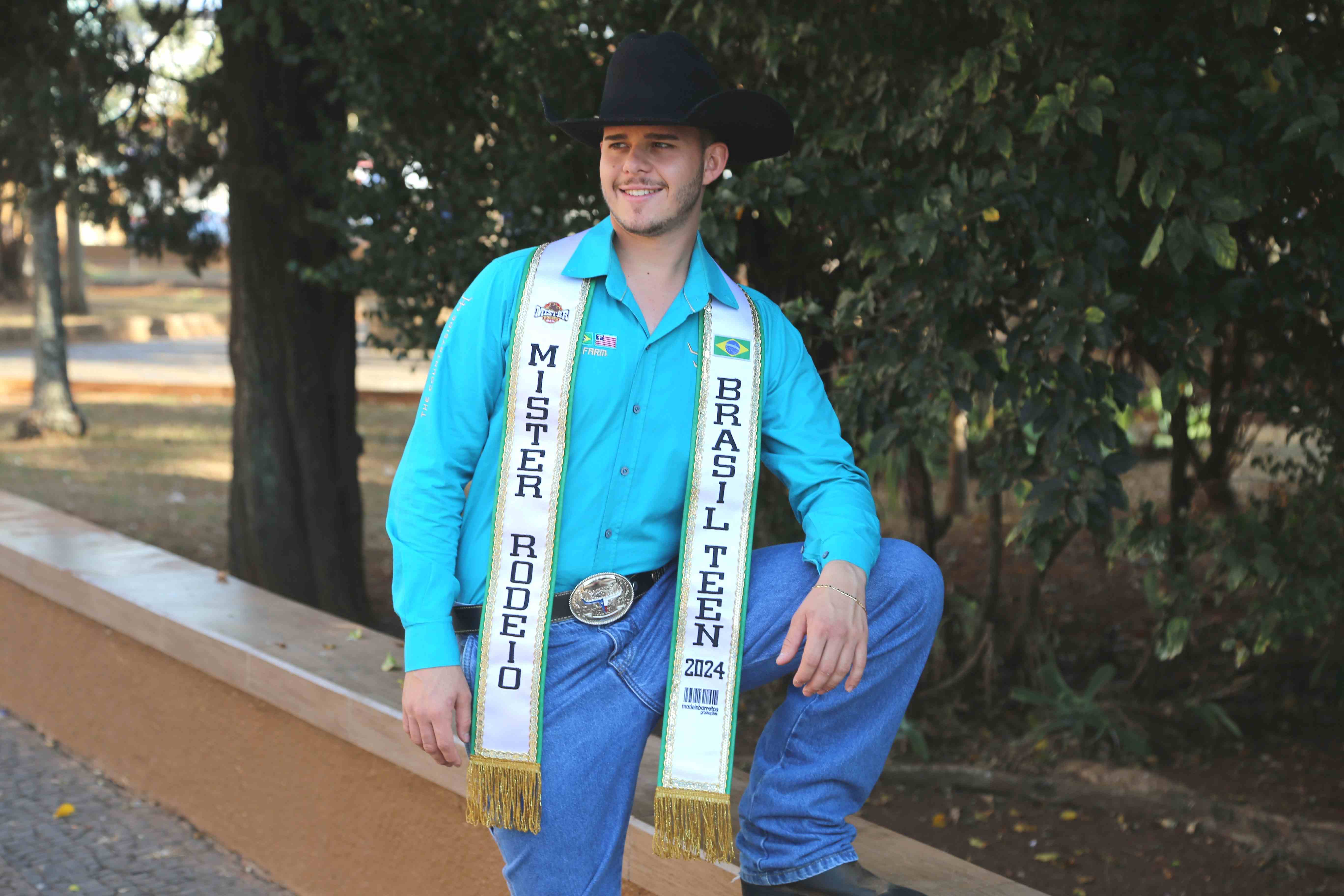 Vitor Mataruco é aclamado Mister Rodeio Brasil Teen 2024