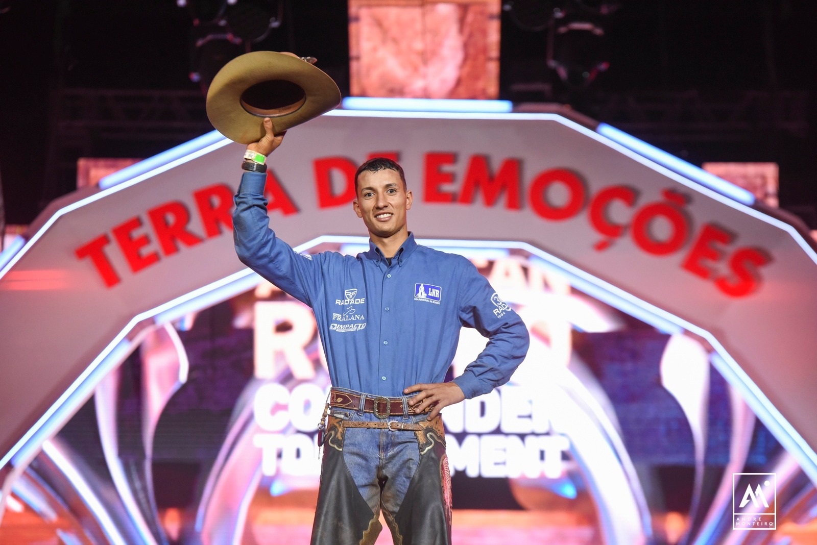 Paulista de Viradouro é o campeão das montarias em touros pela Liga Nacional de Rodeio na Festa do Peão de Barretos 2024