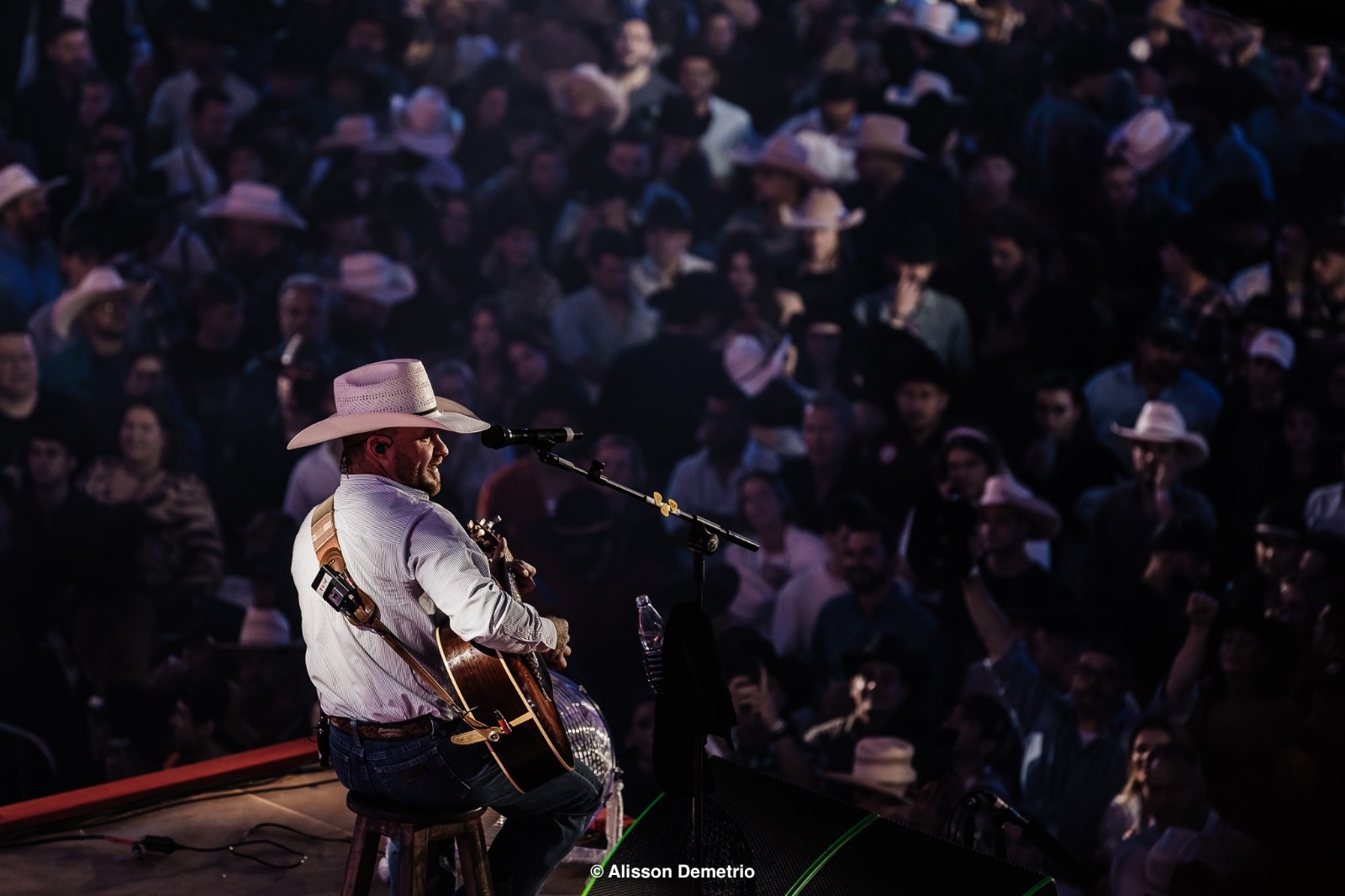 Cody Johnson faz show arrebatador na arena da Festa do Peão de Barretos 2024